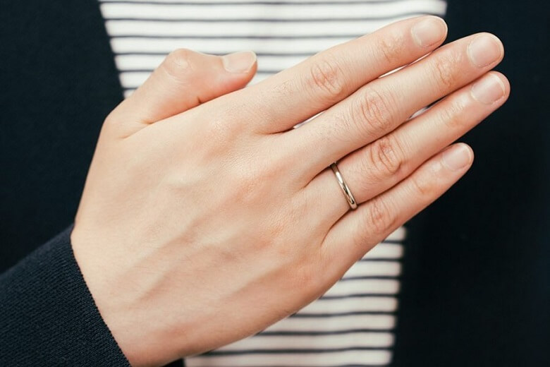 結婚指輪の印象は 太さ が鍵 装着イメージで違いを紹介 横浜元町彫金工房