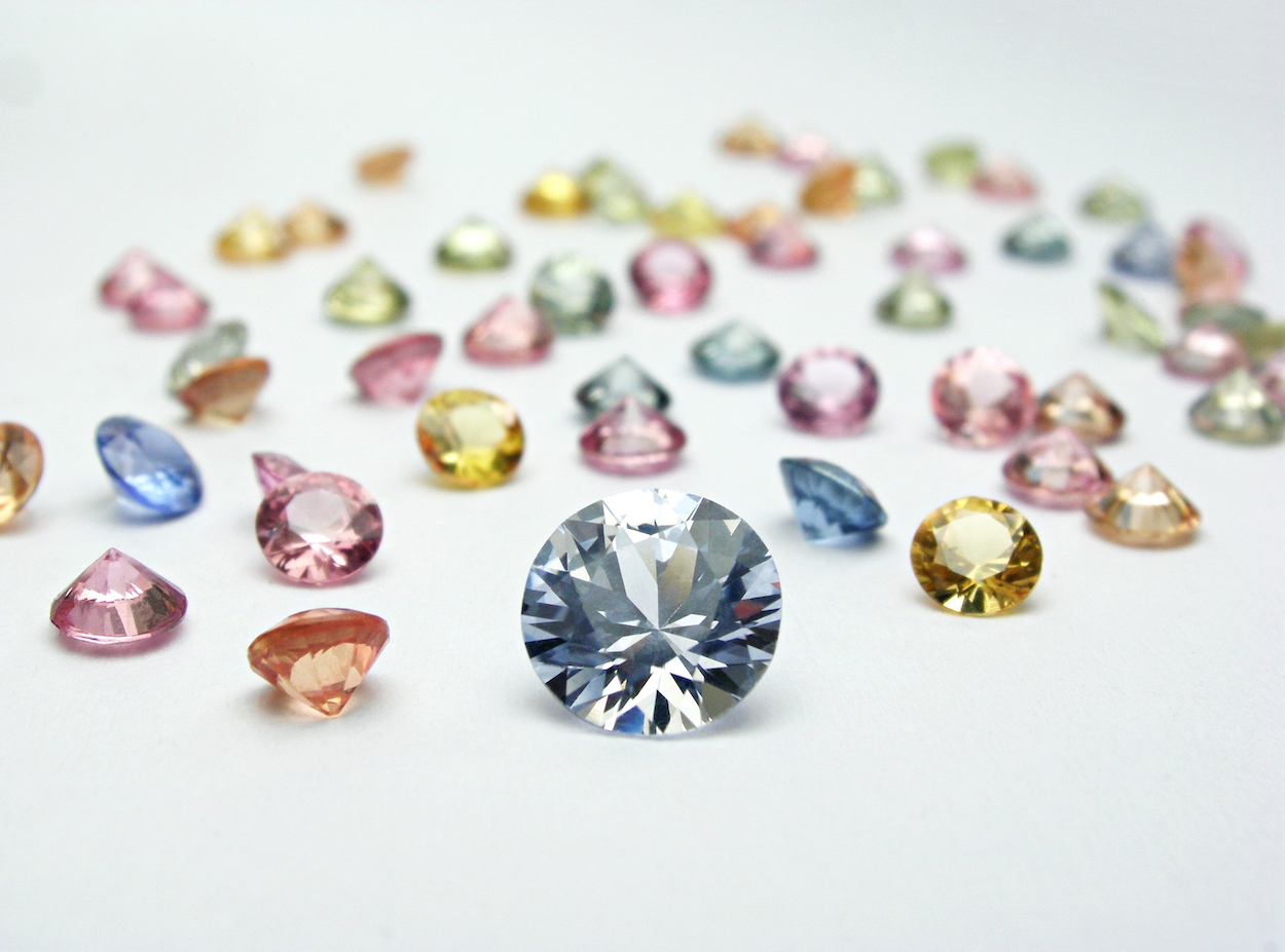 似ている色の誕生石とカラーダイヤ：違いをご紹介 – 横浜元町彫金工房